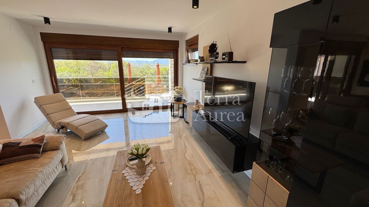 Hiša Malinska, Malinska-Dubašnica, 280m2