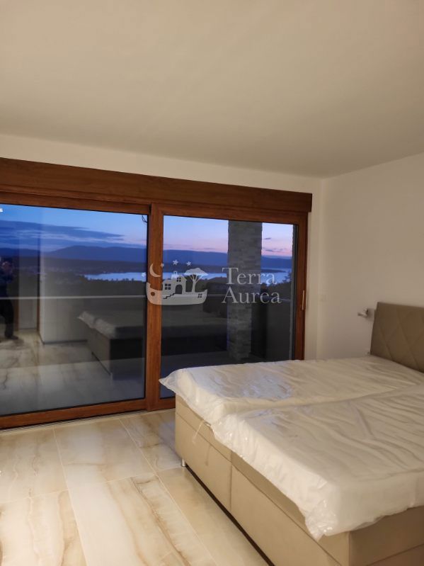 Hiša Malinska, Malinska-Dubašnica, 280m2