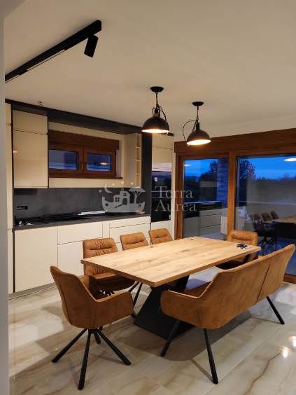 Hiša Malinska, Malinska-Dubašnica, 280m2