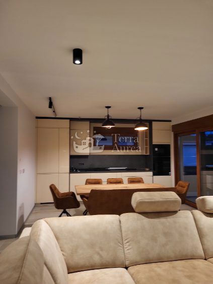 Hiša Malinska, Malinska-Dubašnica, 280m2