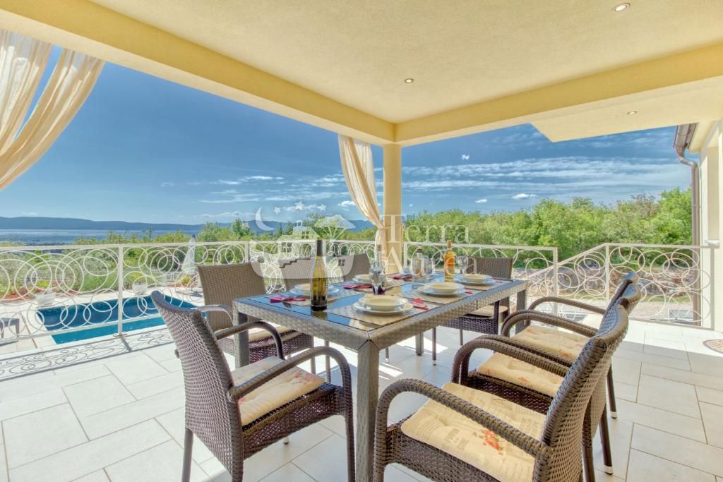 Vila Omišalj, 260m2