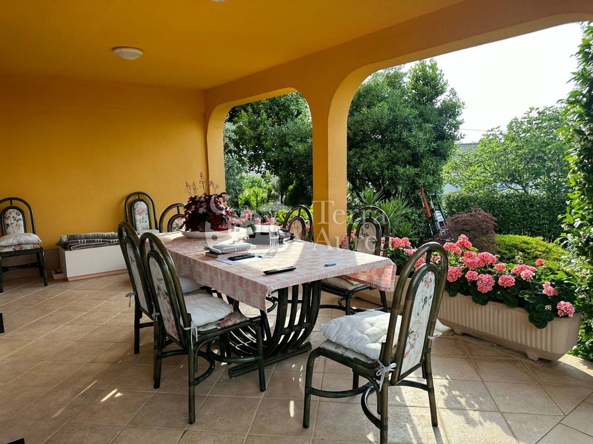 Hiša Malinska, Malinska-Dubašnica, 170m2