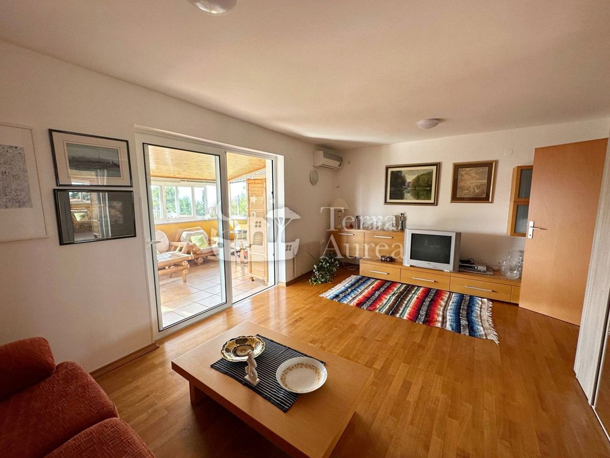 Hiša Malinska, Malinska-Dubašnica, 170m2