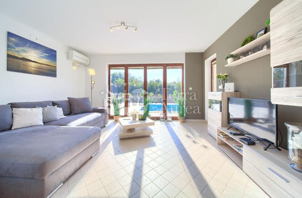Vila Malinska, Malinska-Dubašnica, 158m2