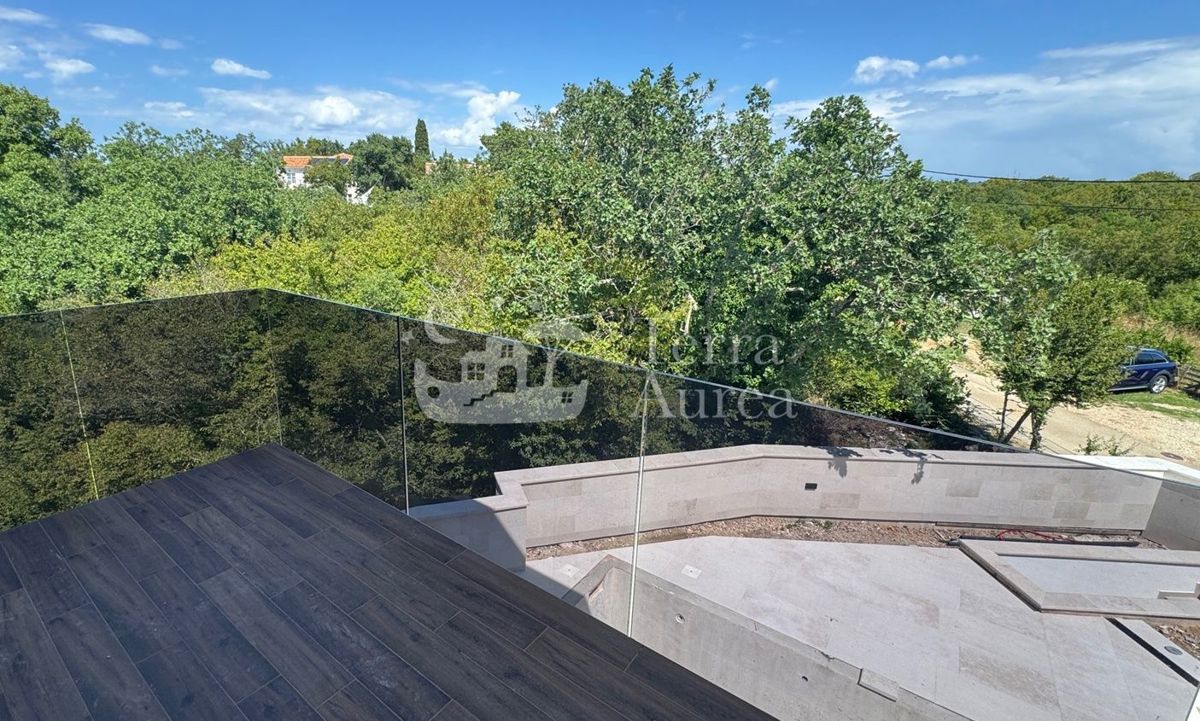 Hiša Dobrinj, 140m2
