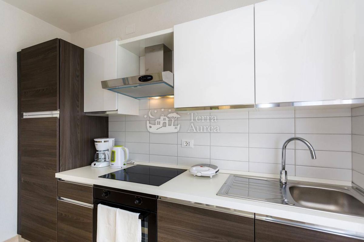 Trosoben apartma v prvi vrsti od morja, Krk, Ježevac, panoramski pogled na morje