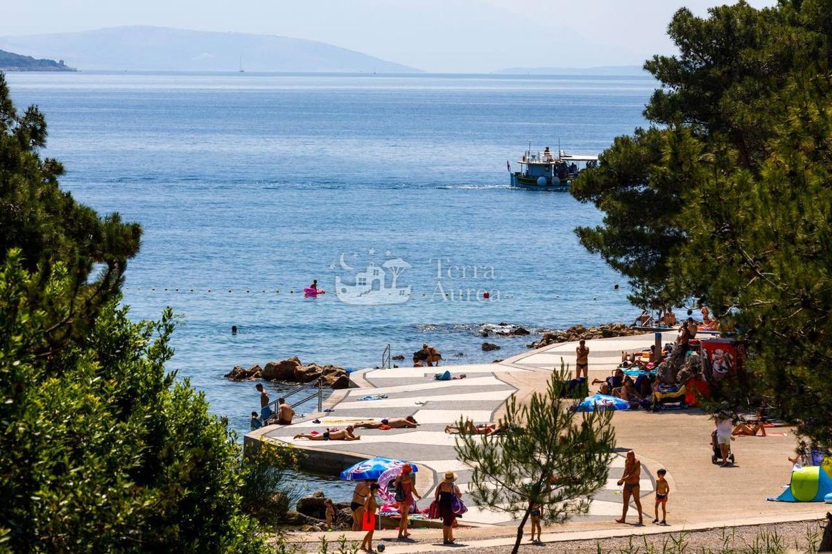 Trosoben apartma v prvi vrsti od morja, Krk, Ježevac, panoramski pogled na morje