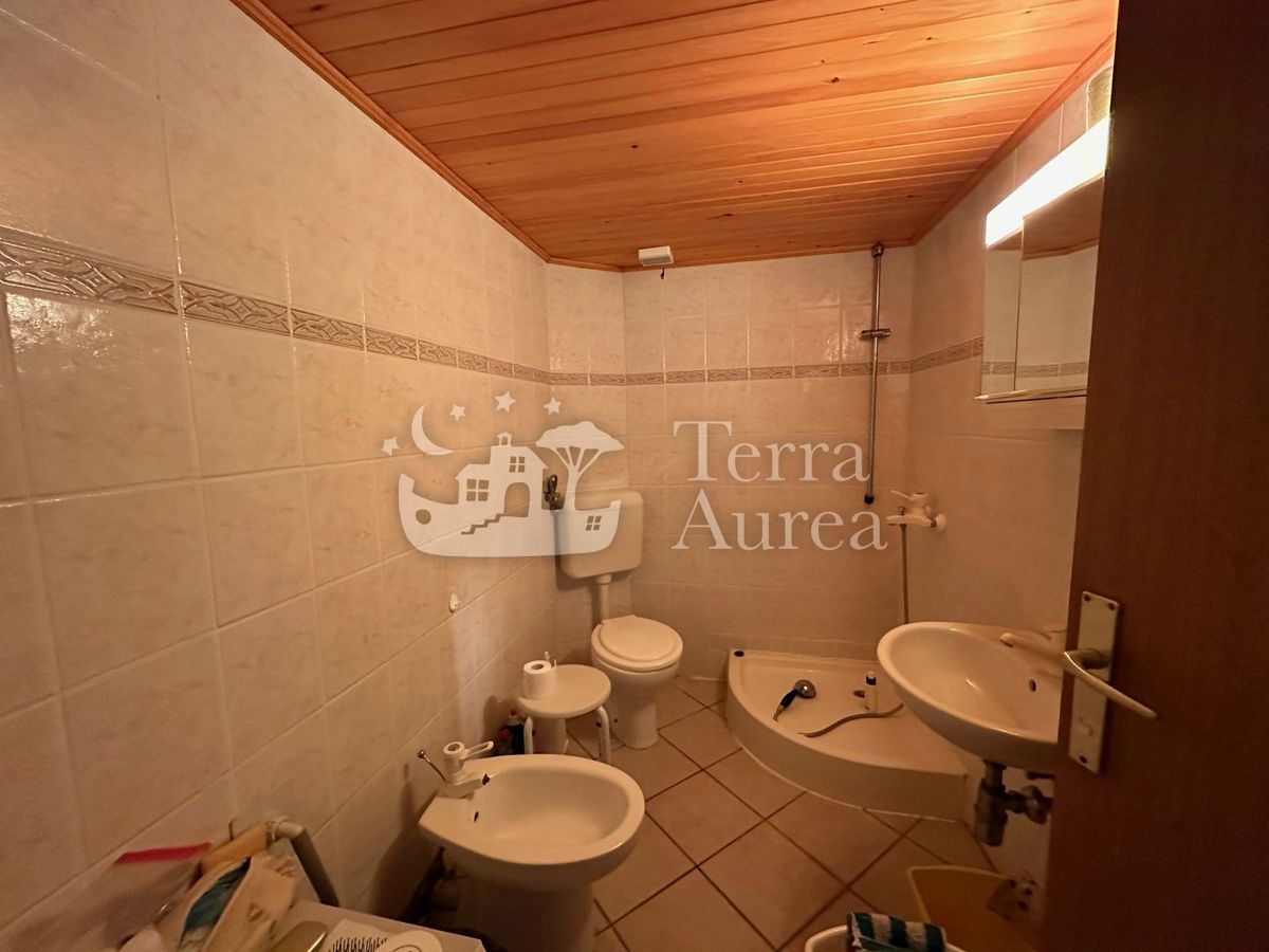 Dve hiši za adaptacijo s pogledom na morje, Vrbnik, otok Krk