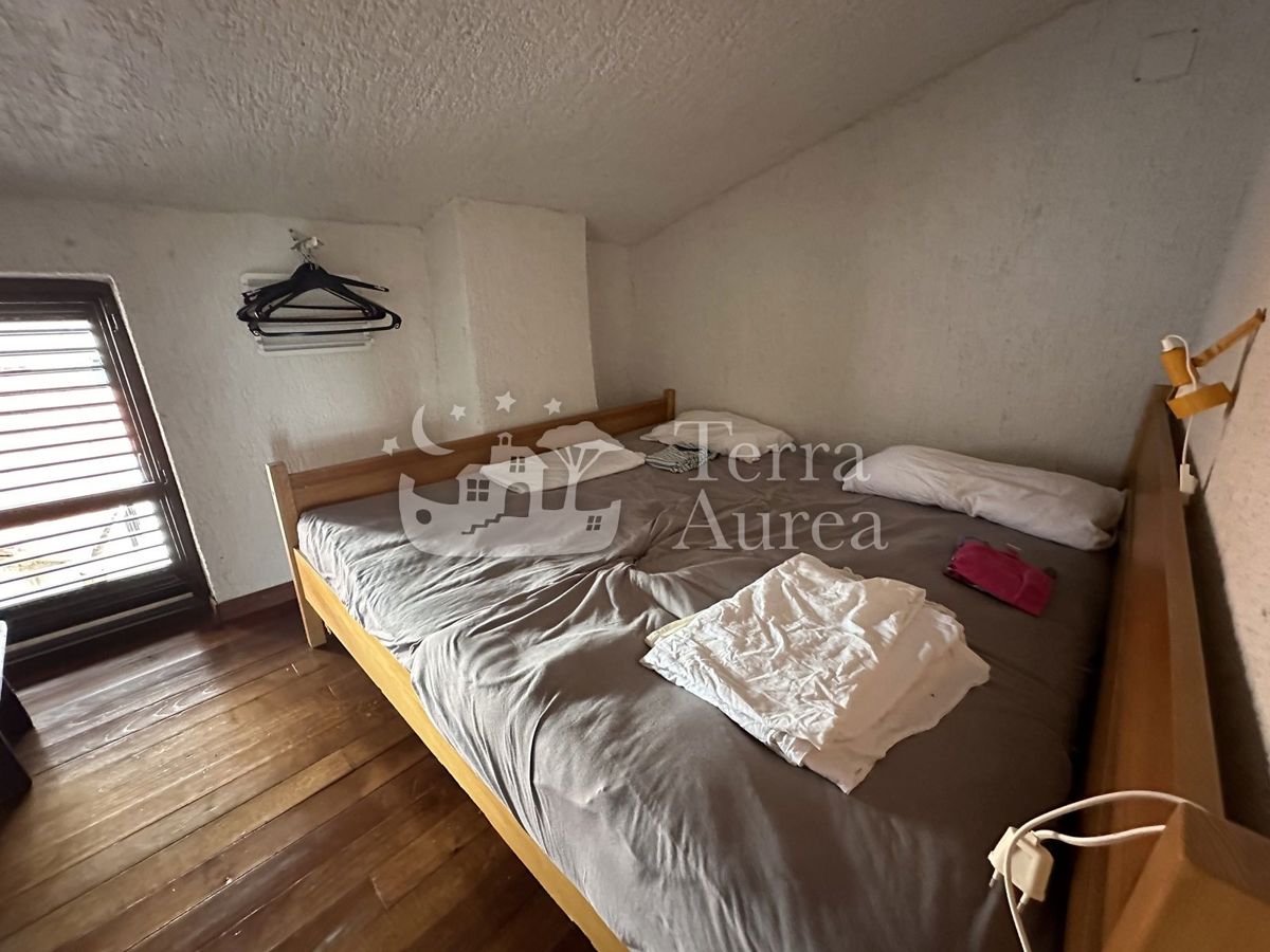 Dve hiši za adaptacijo s pogledom na morje, Vrbnik, otok Krk