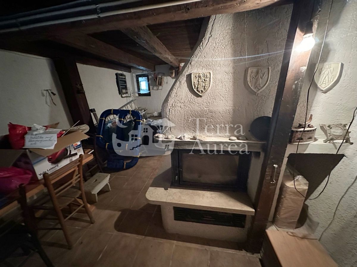 Dve hiši za adaptacijo s pogledom na morje, Vrbnik, otok Krk