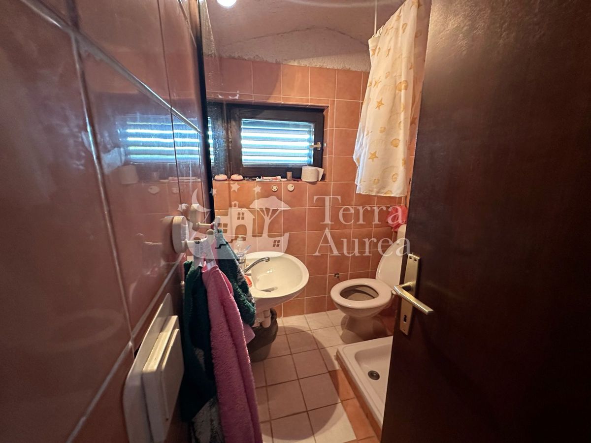 Dve hiši za adaptacijo s pogledom na morje, Vrbnik, otok Krk