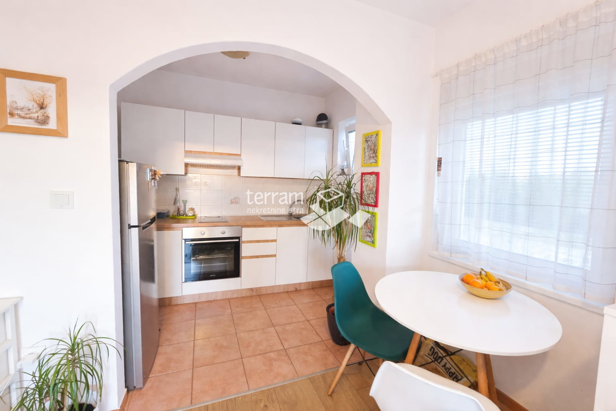 Istra, Pula, Valdebek, stanovanje 42 m2, 1. nadstropje, 1 soba z dnevnim prostorom, parkirno mesto, shramba, opremljeno!! #prodaja