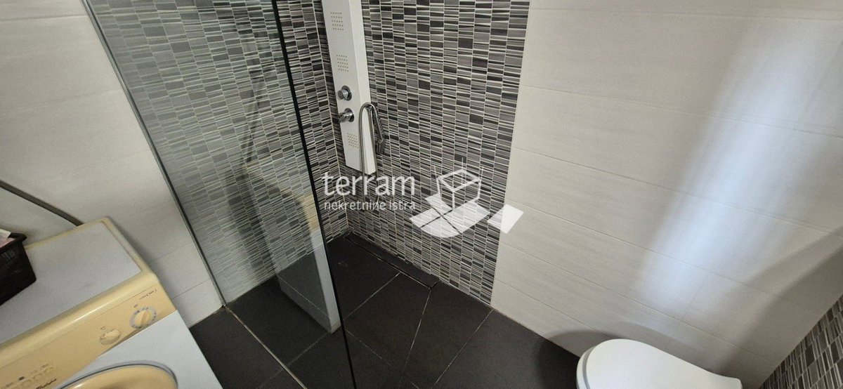 Istra, Šišan, hiša 150m2 z dvema apartmajema, vrt 210m2  #prodaja