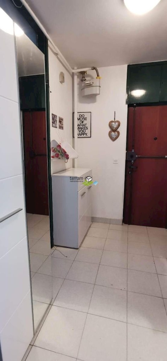 Istra, Pula, Šijana, stanovanje 80m2, 3s + kopalnica, dvigalo, plin, adaptirano!! PRODAJA