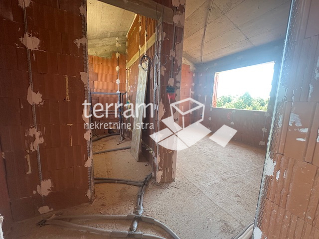 Istra, Ližnjan, Šišan, dvojček 140 m2, 3 spalnice + dnevna soba, bazen, 465 m2 vrta! #razprodaja