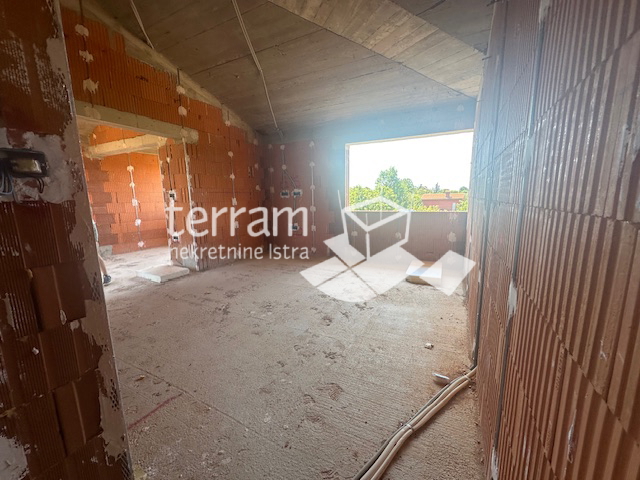 Istra, Ližnjan, Šišan, dvojček 140 m2, 3 spalnice + dnevna soba, bazen, 465 m2 vrta! #razprodaja