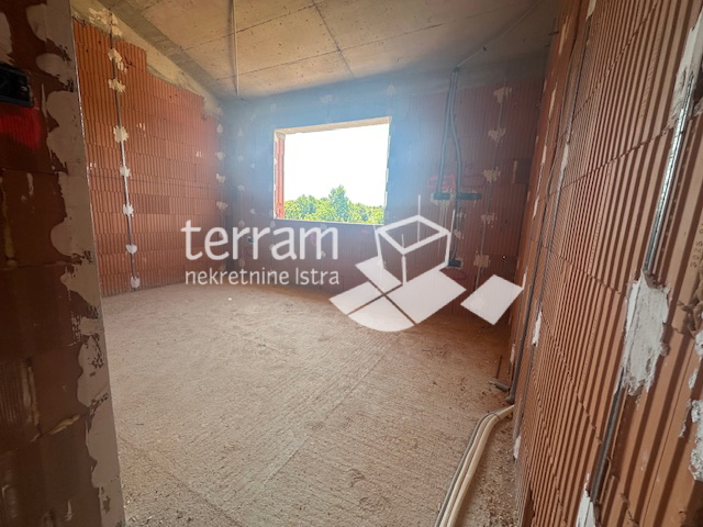 Istra, Ližnjan, Šišan, dvojček 140 m2, 3 spalnice + dnevna soba, bazen, 465 m2 vrta! #razprodaja