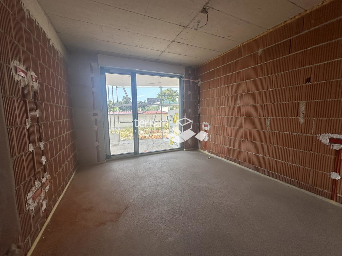 Istra, Medulin, Pješčana uvala, apartma z bazenom 122m2, 3s, vrt, parkirišče, blizu morja, NOVO!! #razprodaja