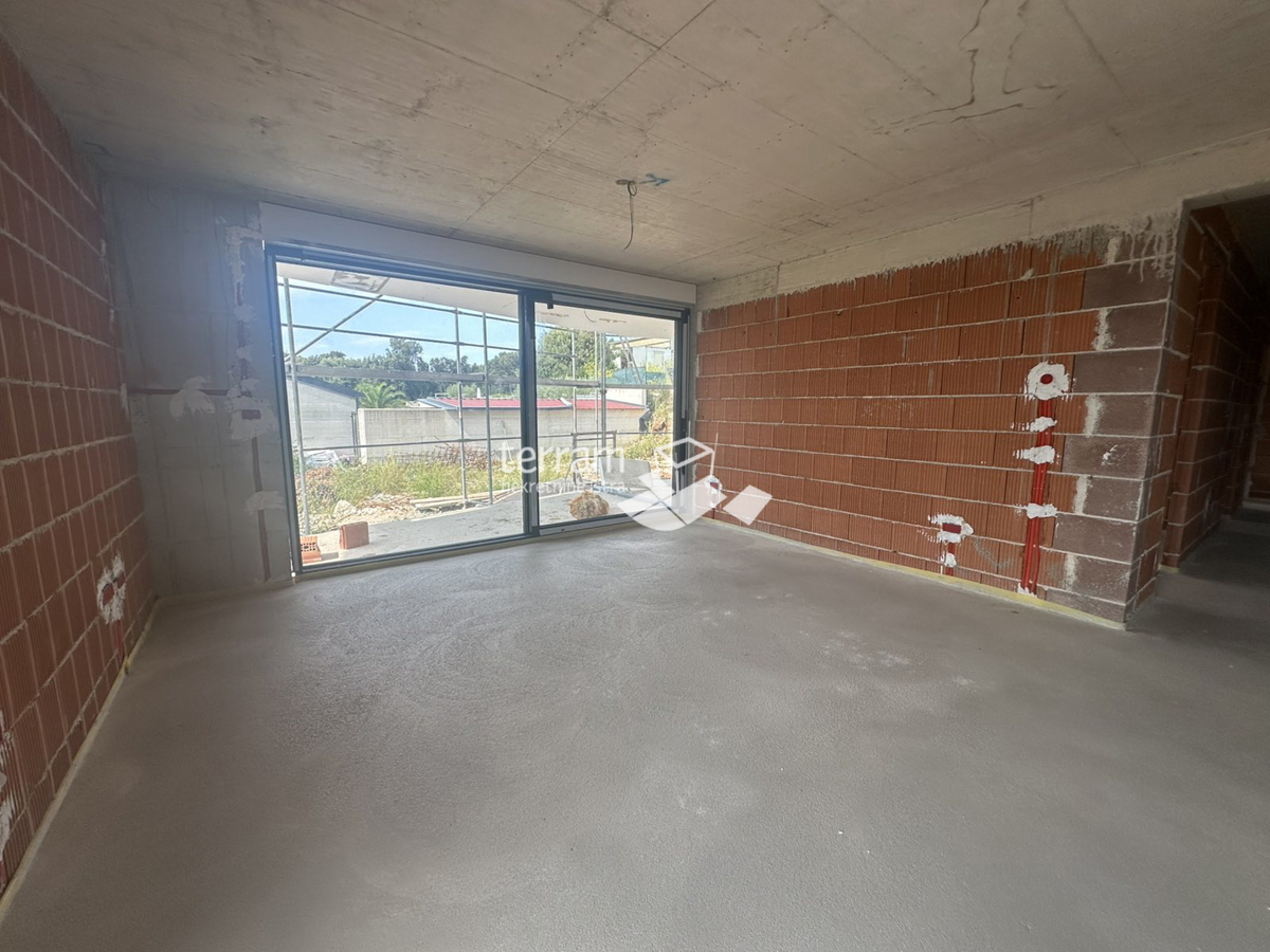 Istra, Medulin, Pješčana uvala, apartma z bazenom 122m2, 3s, vrt, parkirišče, blizu morja, NOVO!! #razprodaja