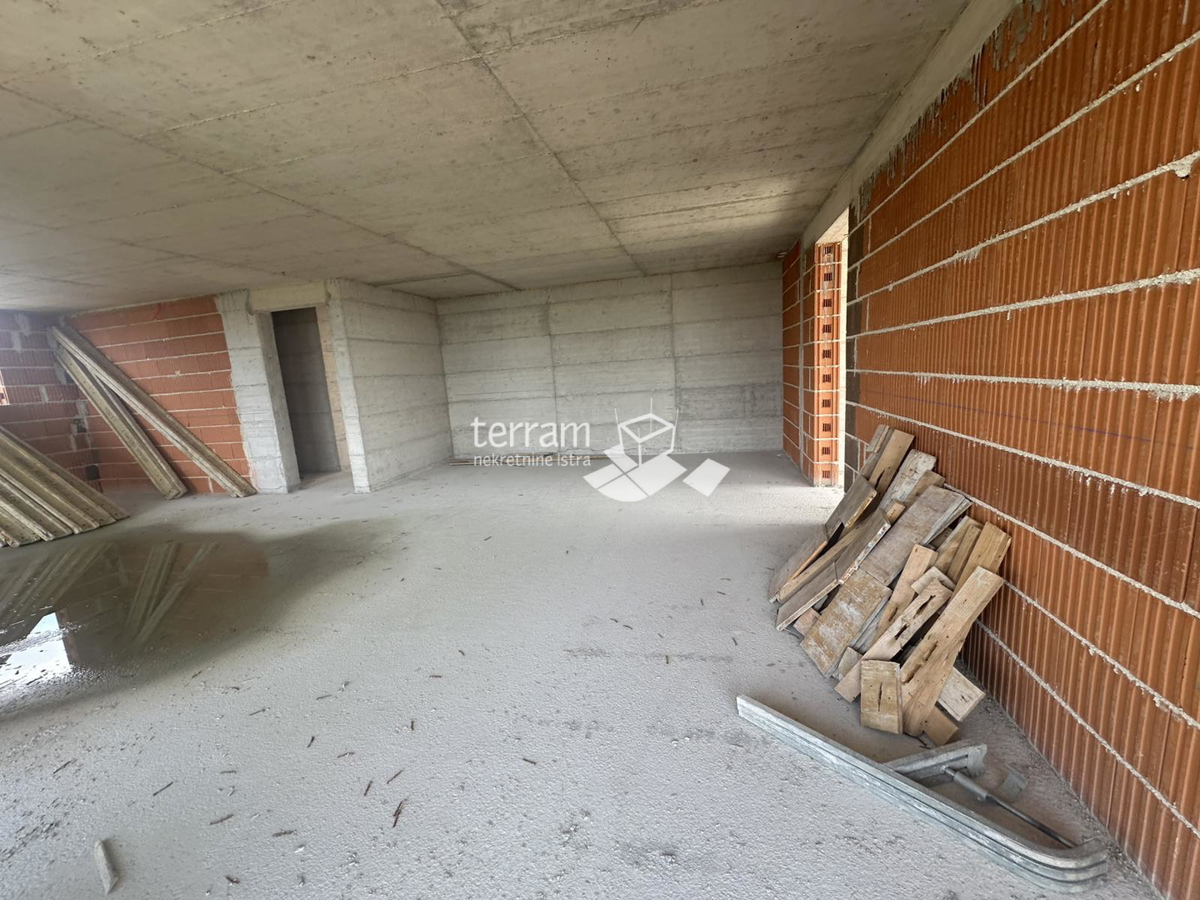 Istra, Medulin, Pješčana uvala, apartma z bazenom 122m2, 3s, vrt, parkirišče, blizu morja, NOVO!! #razprodaja