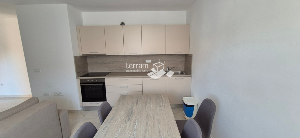 Istra, Peroj, stanovanje v drugem nadstropju manjše stanovanjske stavbe, 64,13 m2, 2SS+DB, parkirišče, NOVO!! #prodaja