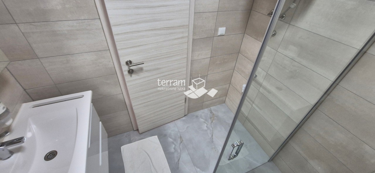 Istra, Peroj, stanovanje v drugem nadstropju manjše stanovanjske stavbe, 64,13 m2, 2SS+DB, parkirišče, NOVO!! #prodaja