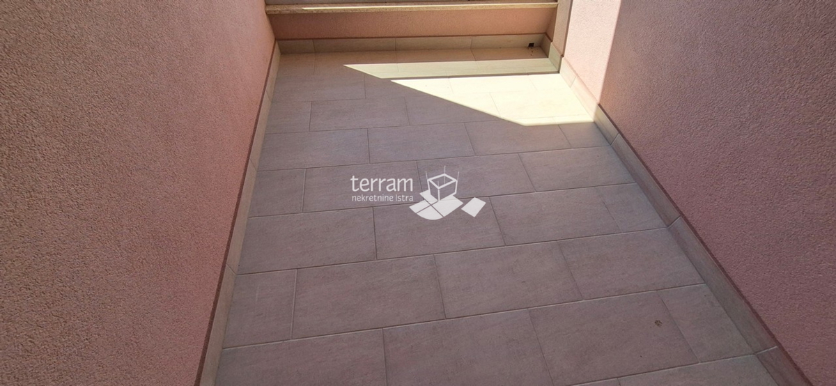 Istra, Peroj, stanovanje v drugem nadstropju manjše stanovanjske stavbe, 64,13 m2, 2SS+DB, parkirišče, NOVO!! #prodaja