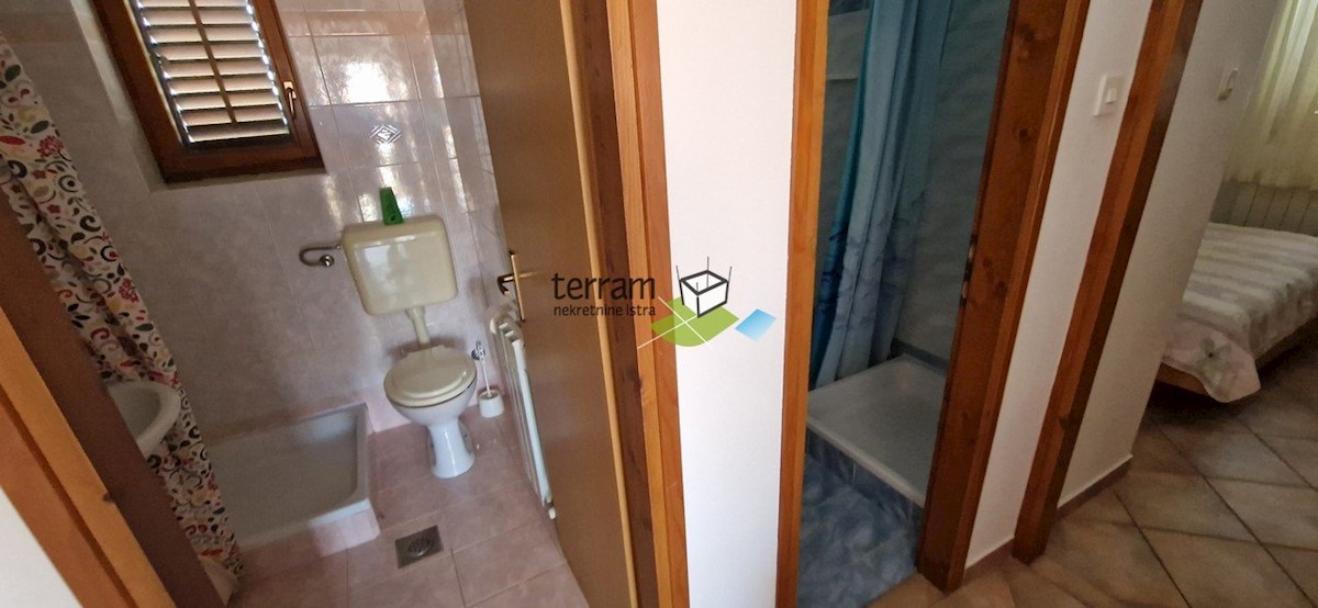 Istra, Banjole, hiša s tremi apartmaji in pogledom na morje #prodaja