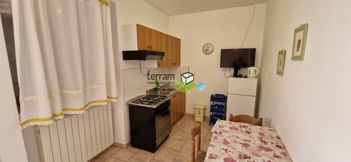 Istra, Banjole, hiša s tremi apartmaji in pogledom na morje #prodaja