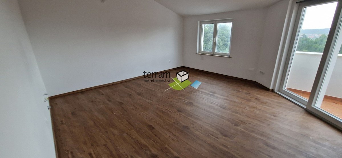 Istra, Medulin, Banjole, prodaja apartma v drugem nadstropju, 3s, 100m2 s pogledom na morje in bazenom