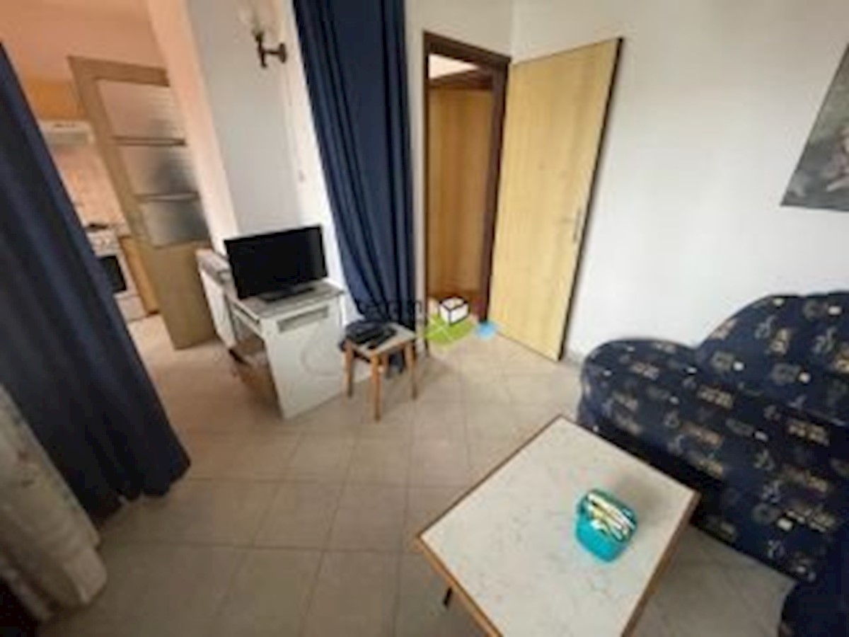 Istra, Medulin, samostojna hiša s 3 apartmaji, 210m2, vrt 500m2!! Prodaja