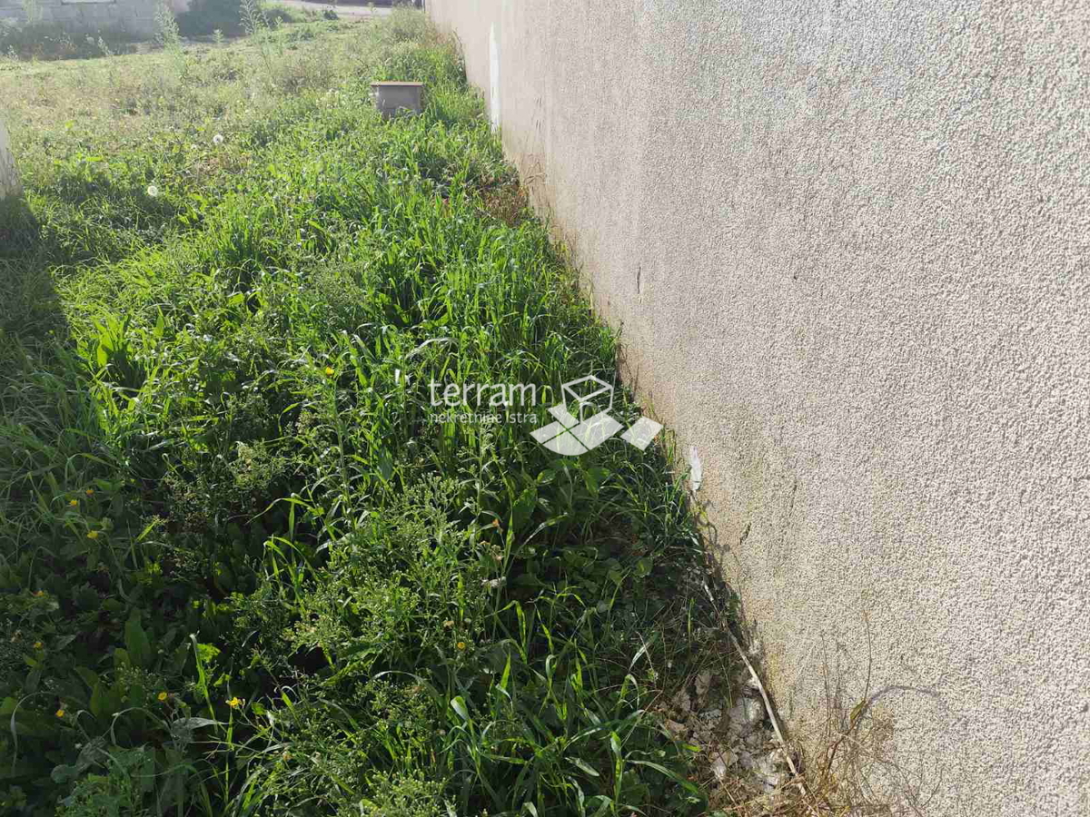 Istra, Pula, Valdebek, gradbeno zemljišče 990 m2, objekt 70 m2, #prodaja