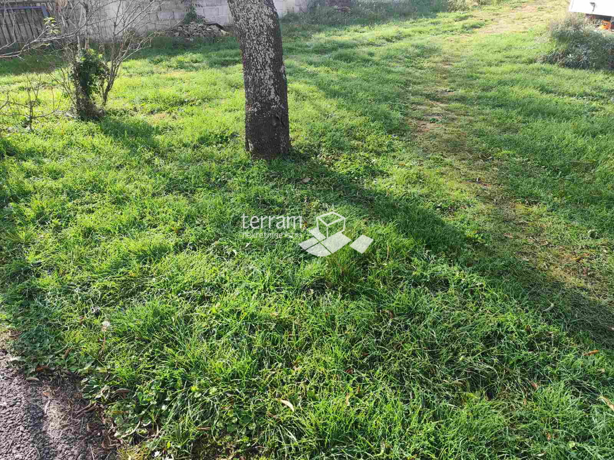 Istra, Pula, Valdebek, gradbeno zemljišče 990 m2, objekt 70 m2, #prodaja