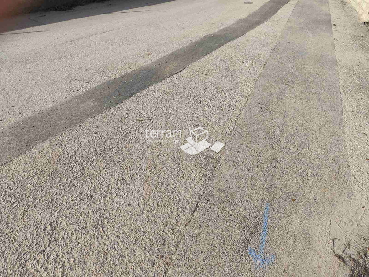 Istra, Pula, Valdebek, gradbeno zemljišče 990 m2, objekt 70 m2, #prodaja