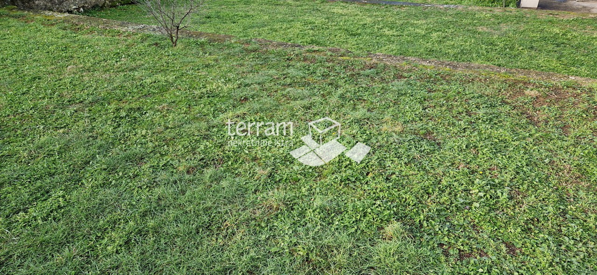 Istra, Medulin, Banjole, prodamo enonadstropno hišo 154m2 parcela 1150m2