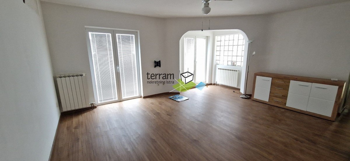 Istra, Medulin, Banjole, pritlični apartma, 3s, 110m2, bazen, garaža, prodamo