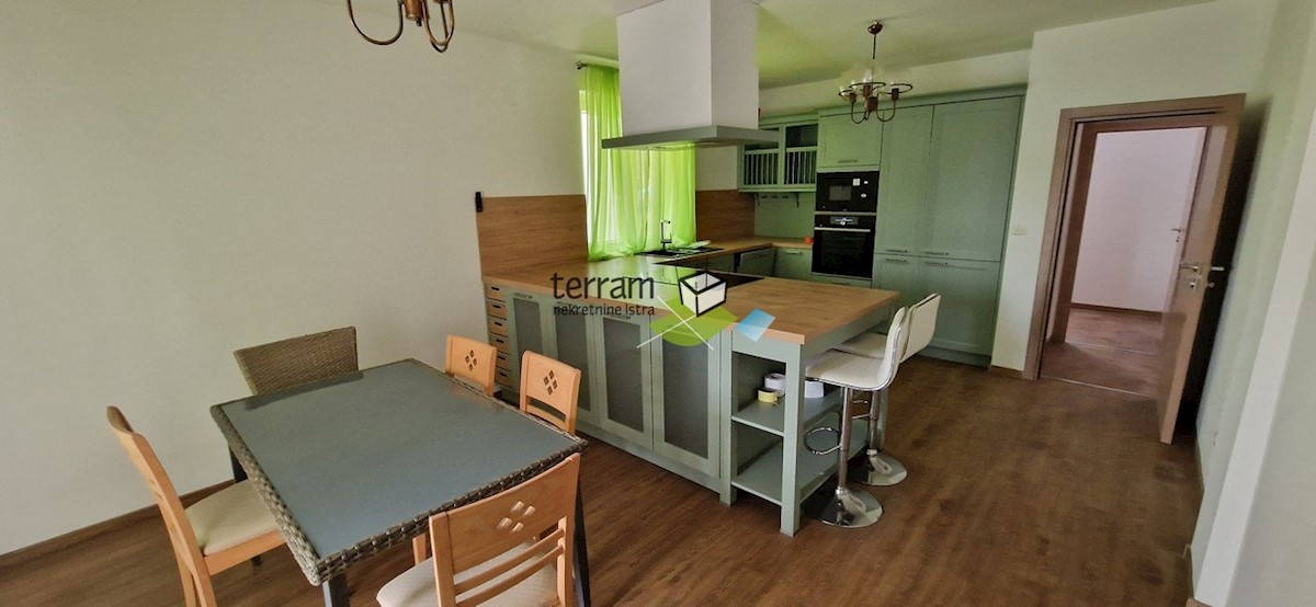 Istra, Medulin, Banjole, pritlični apartma, 3s, 110m2, bazen, garaža, prodamo