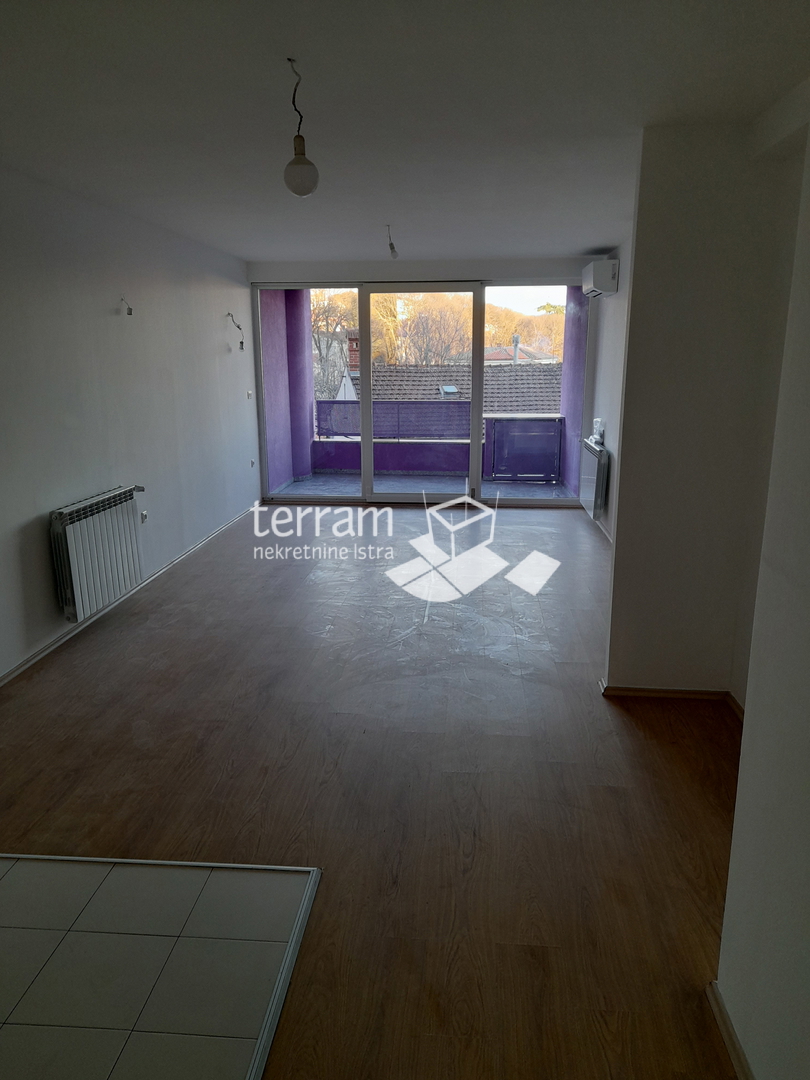 Istra, Pula, Center, stanovanje 83,37 m2, 2SS+DB, prvo nadstropje, dvigalo, garaža, #prodaja