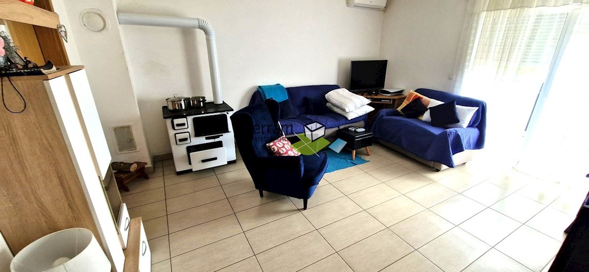 Istra, Fažana, prodamo pritlični apartma 77m2 blizu morja