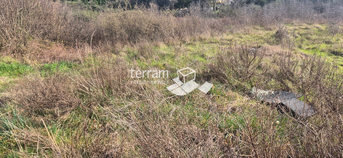 Istra, Pula, Šijana, gradbeno zemljišče za poslovno rabo 1765 m2