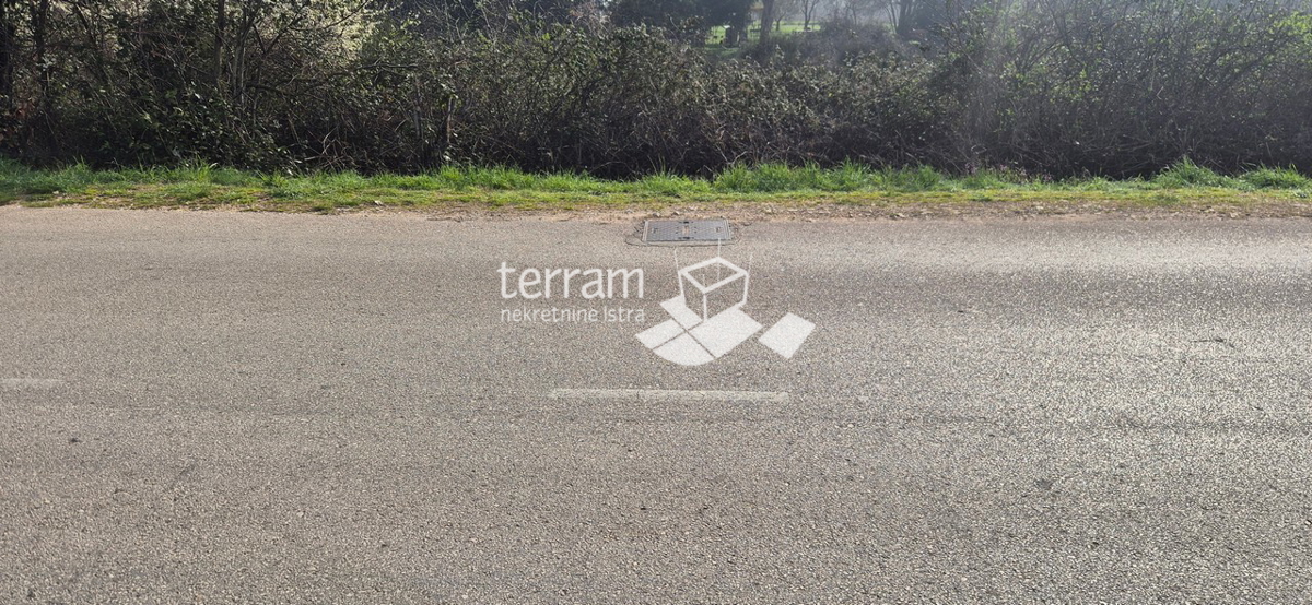 Istra, Pula, Šijana, gradbeno zemljišče za poslovno rabo 1765 m2