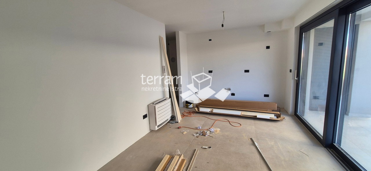 Istra, Pula, Valdebek, pritličje 71,76 m2, 2SS+DB, vrt 100 m2, shramba, parkirišče, NOVO, #prodaja