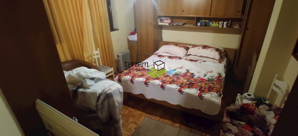 Istra, Valbandon, samostojna hiša s poslovnim prostorom in apartmajem 258m2, prodamo