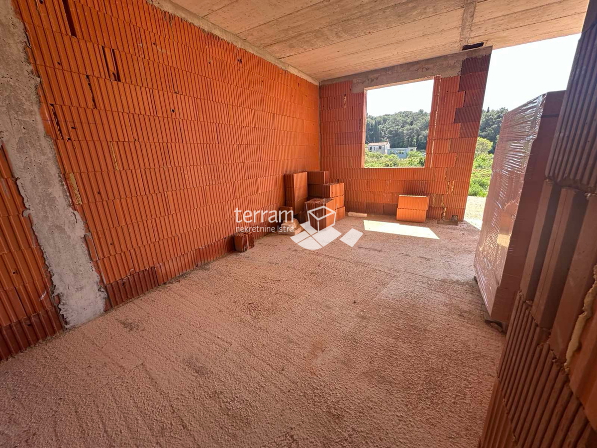 Istra, Pula, pritličje 77 m2, 2SS+DB, vrt 80 m2 NOVO #prodaja