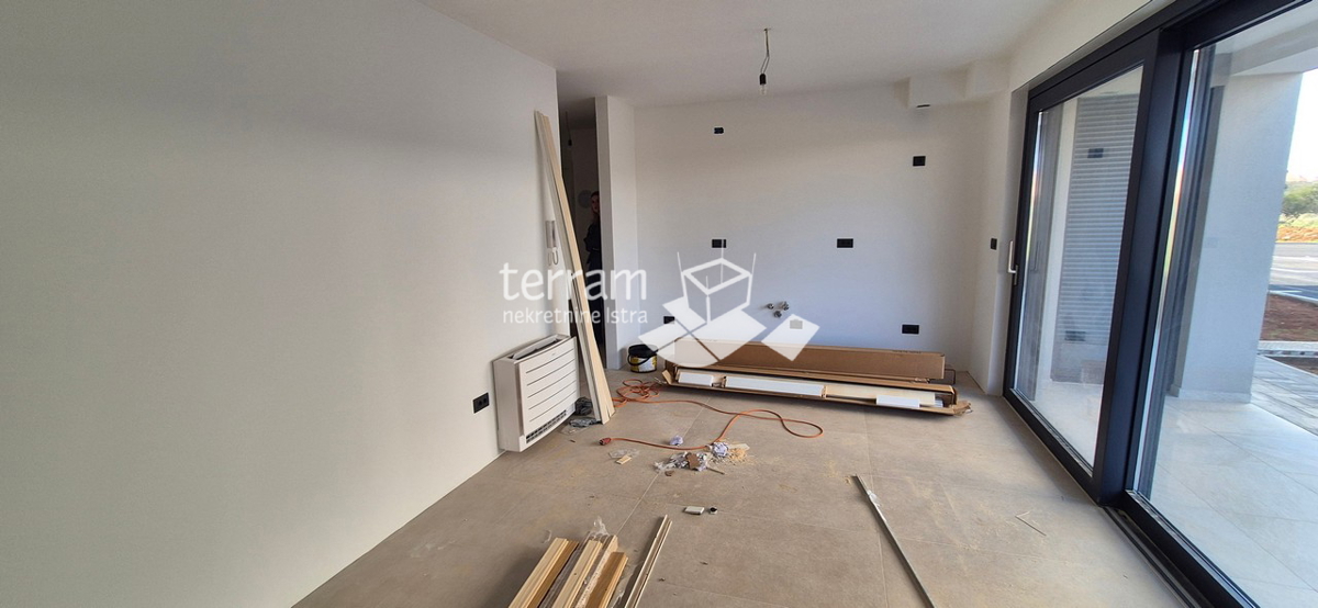 Istra, Pula, Valdebek, pritličje 61,36 m2, 2SS+DB, shramba, parkirišče, NOVO, #prodaja