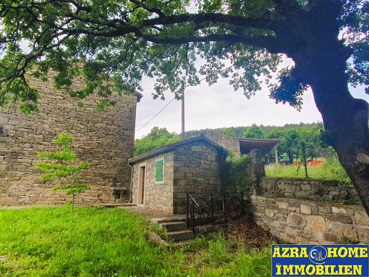 KO-120, Buzet – okolica, ohranjena in obnovljena istrska kamnita hiša 150 m² z dvoriščem 807 m²