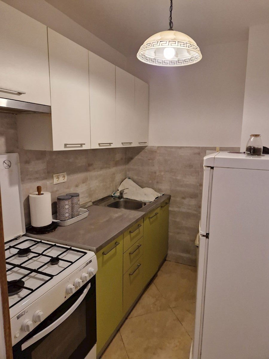 Prodaja, Tar – Dve hiši s tremi ločenimi stanovanji, 3 km od morja, KOP-778