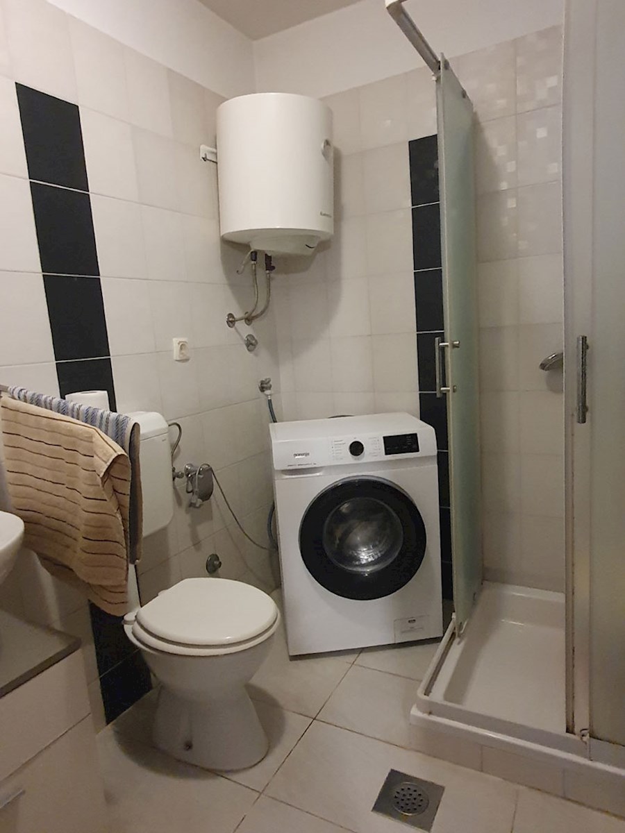 Prodaja, Tar – Dve hiši s tremi ločenimi stanovanji, 3 km od morja, KOP-778