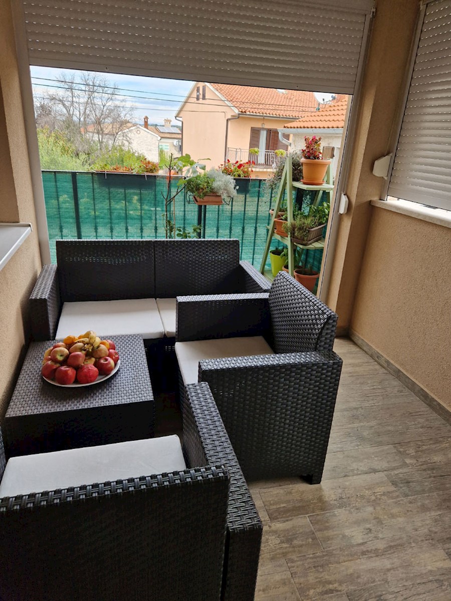 Prodaja, Tar – Dve hiši s tremi ločenimi stanovanji, 3 km od morja, KOP-778