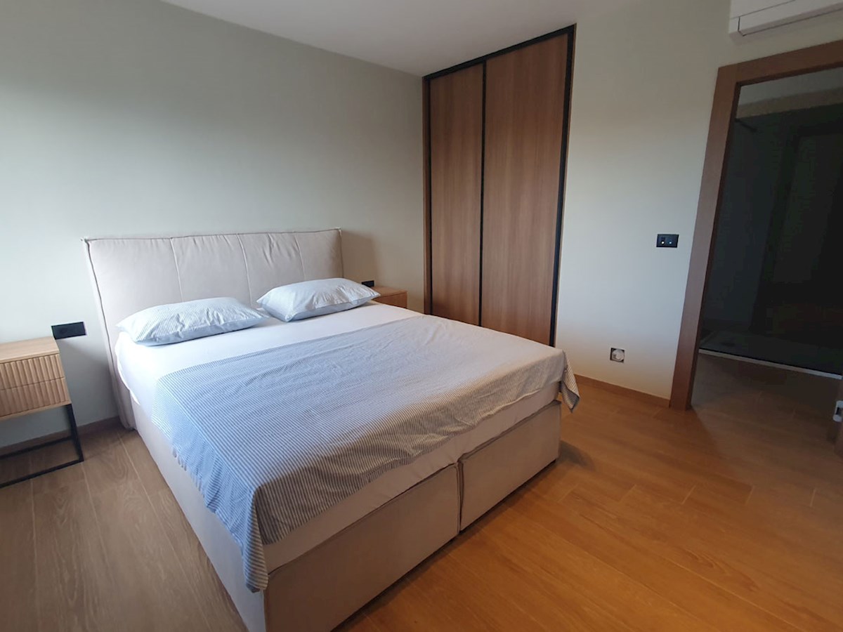 Prodaja, Kaštelir, Prenovljena dvojna kamnita hiša z bazenom, KOP-779